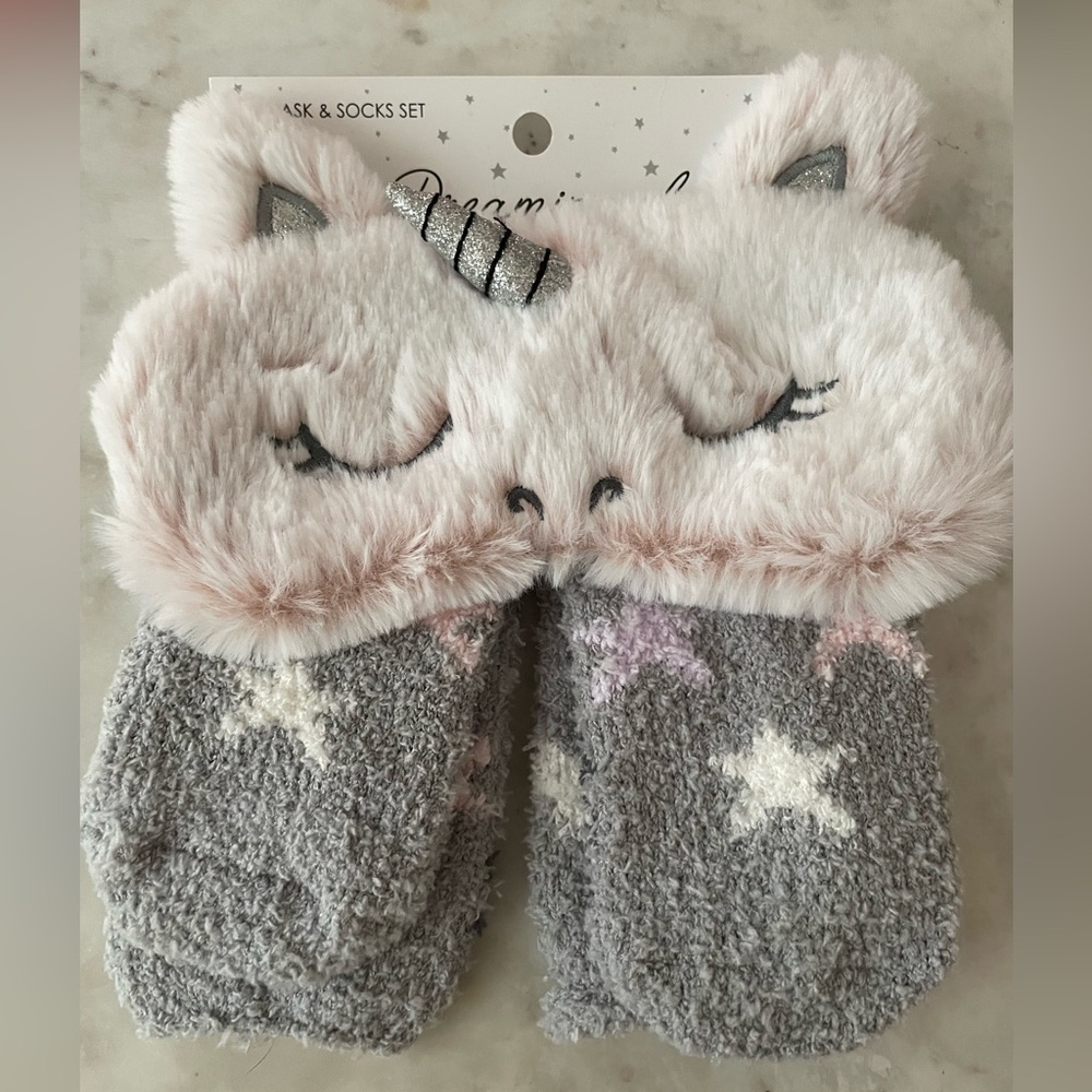 NWT - Unicorn Fuzzy Sleep Eyemask and Fuzzy Sock Set (one-size)